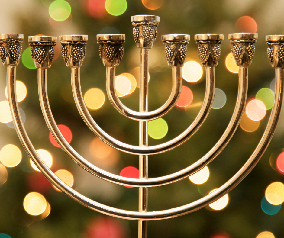 Lighting Hanukkah Candles How To Light The Menorah Kindled Craft